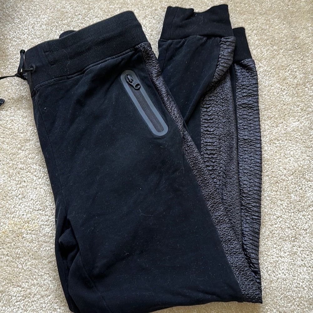 Blanc Noir Sweats